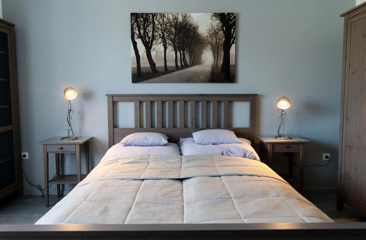 Kunfoglalas Apartmanhaz Kisujszallas Exteriör bild
