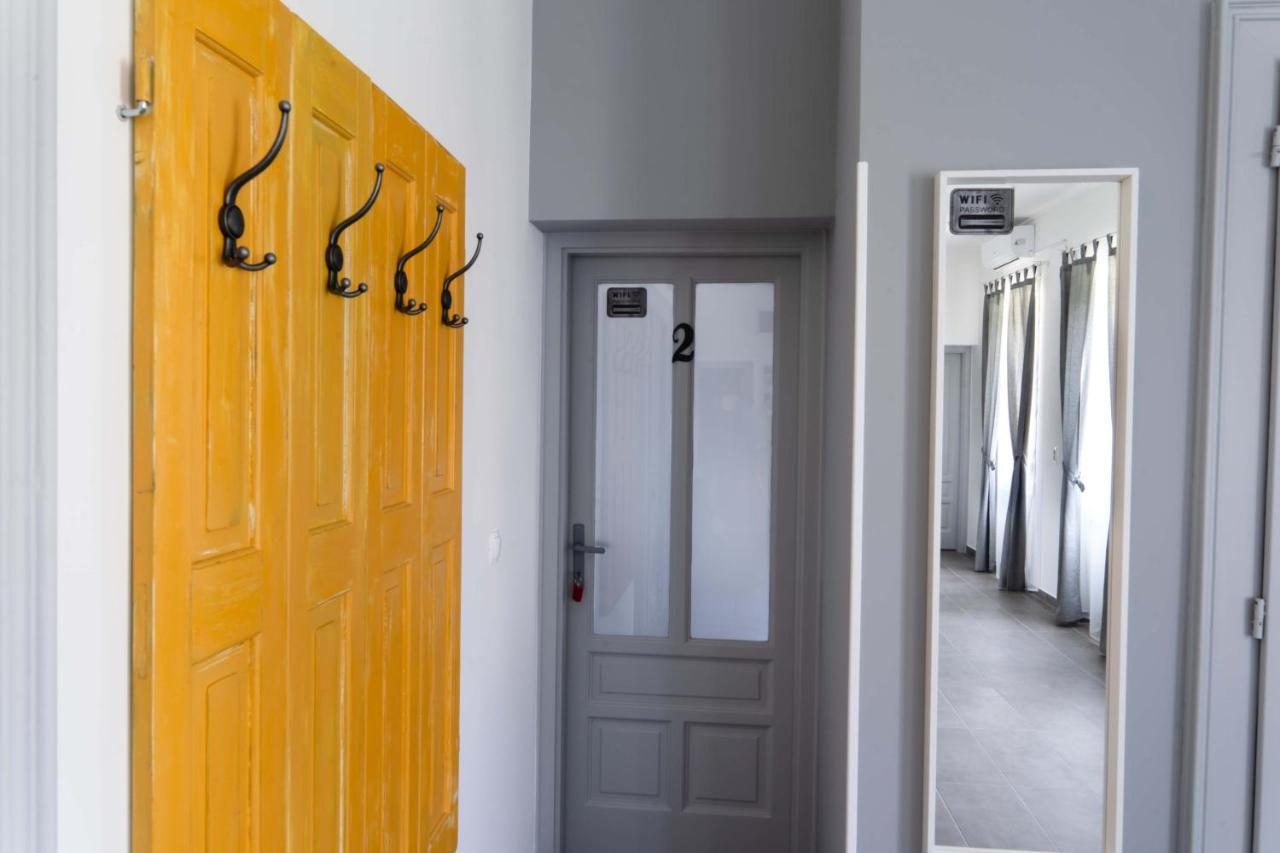Kunfoglalas Apartmanhaz Kisujszallas Exteriör bild